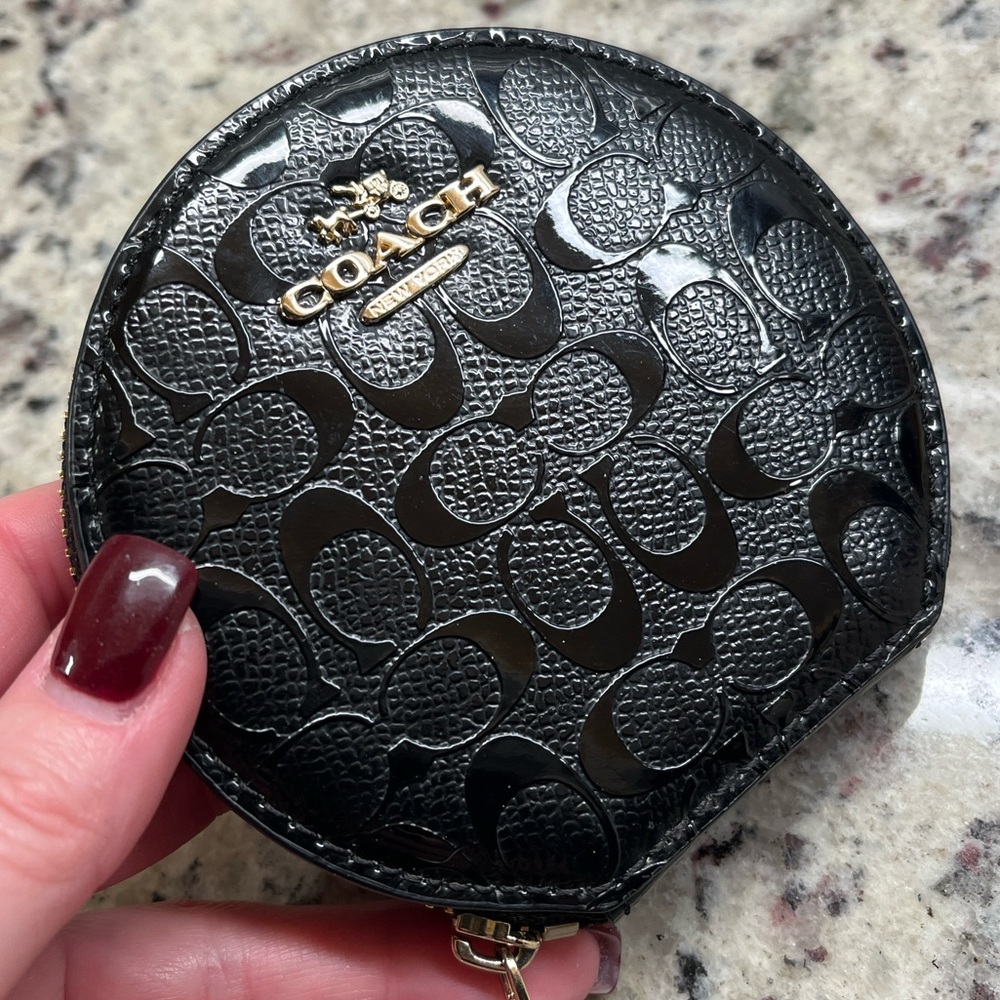 Coach Round Zippered Coin Case in Debossed Black Patent Leather EUC - Picture 4 of 10
